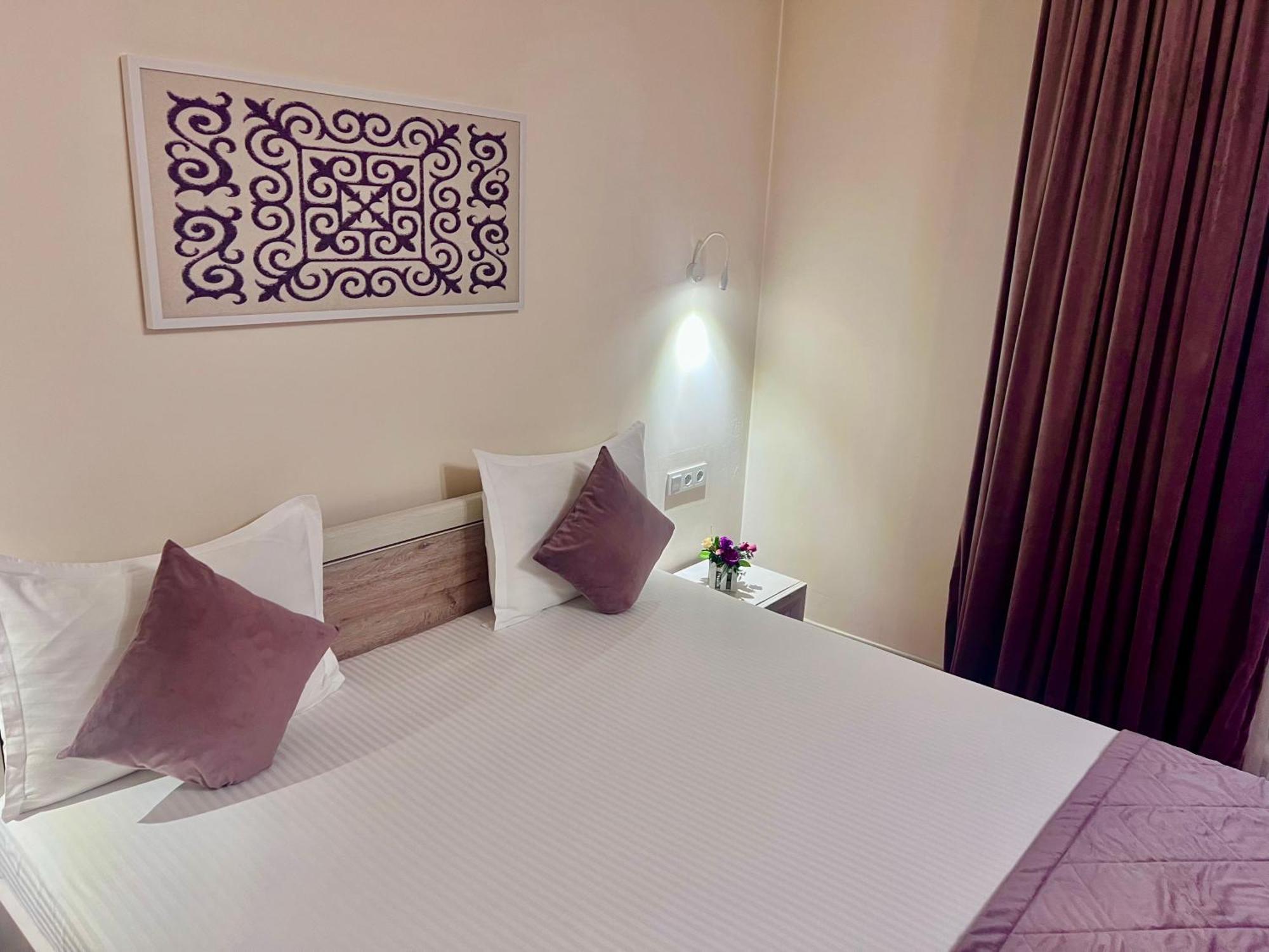 Daisez Hotel Almati Kültér fotó